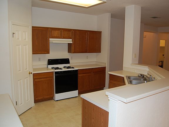 4th image of 4430 Hunters Lodge Dr