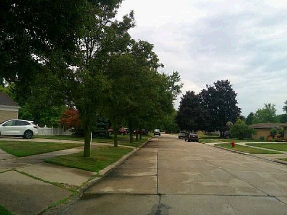 Exterior Neighborhood (street photo)