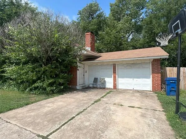 709 Redwood Dr, Noble, OK 73068