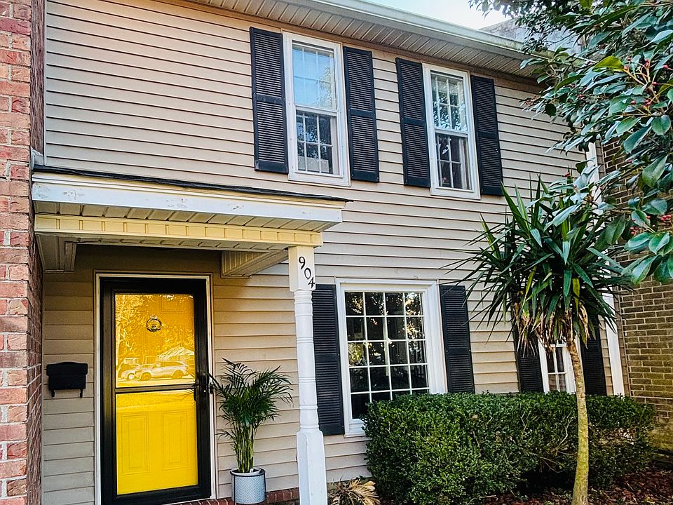 1st image of 904 Beresford Ct