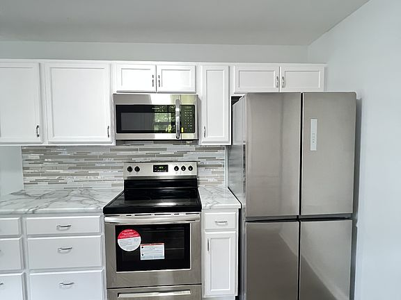 3rd image of 720 Roman Dr