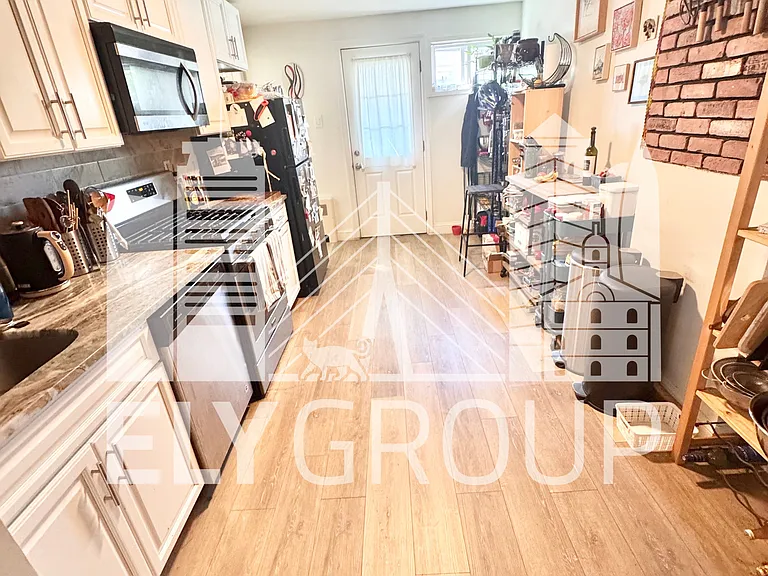 220 Harvard St #1 — Photo 1