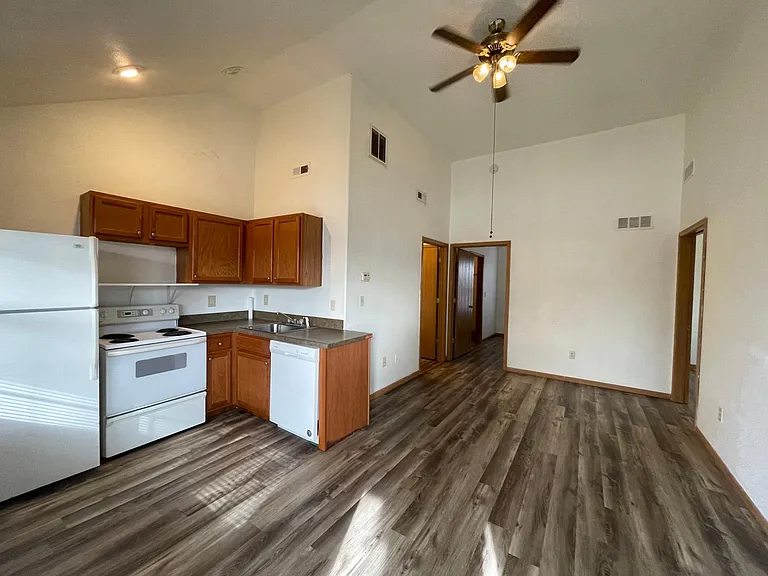 9516 Main Entrance Dr — Photo 27