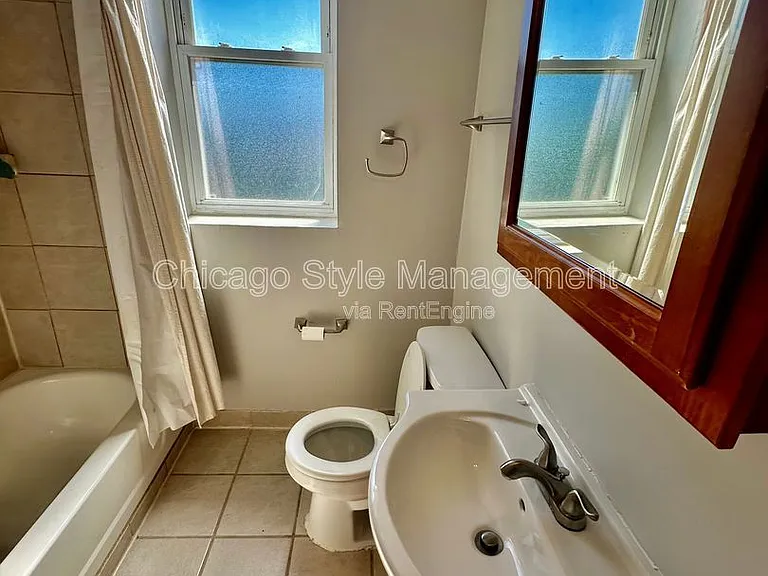 3302 W Fulton Blvd #3 — Photo 4