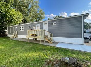 28 Finns Dr, Wayne, NJ 07470