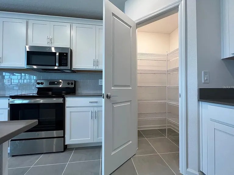 876 Laurel View Way — Photo 3