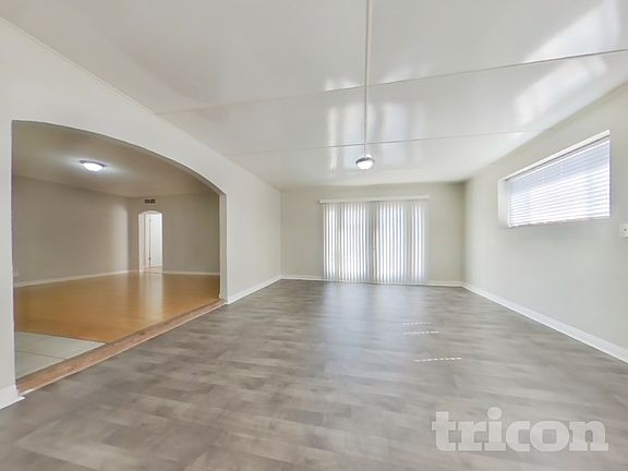 3rd image of 3613 W Oakland St