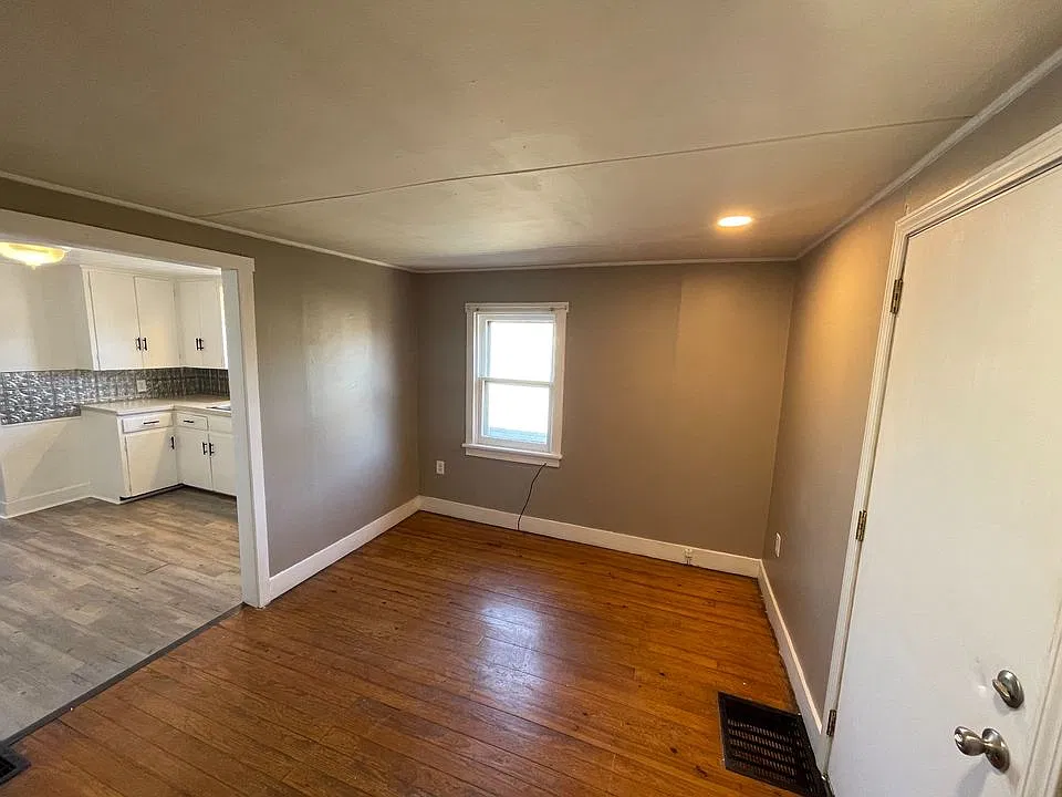 209 Pine St #2