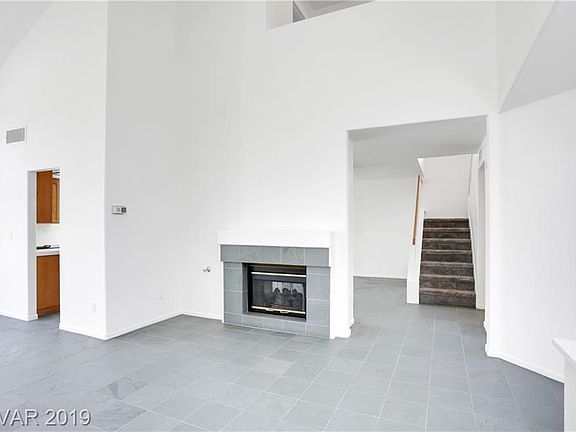 3rd image of 2433 Courtland Ave