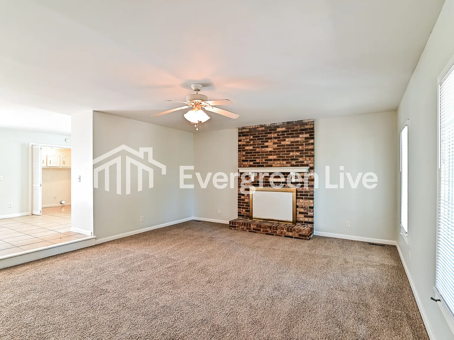 3 bed, 2.0 bath, 1350 sqft, $1,595 — Photo 3