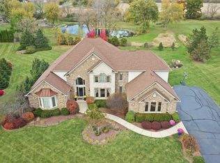 581 Birch Hollow Dr, Antioch, IL 60002