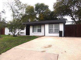 2009 Spring Lake Dr, Mesquite, TX 75149