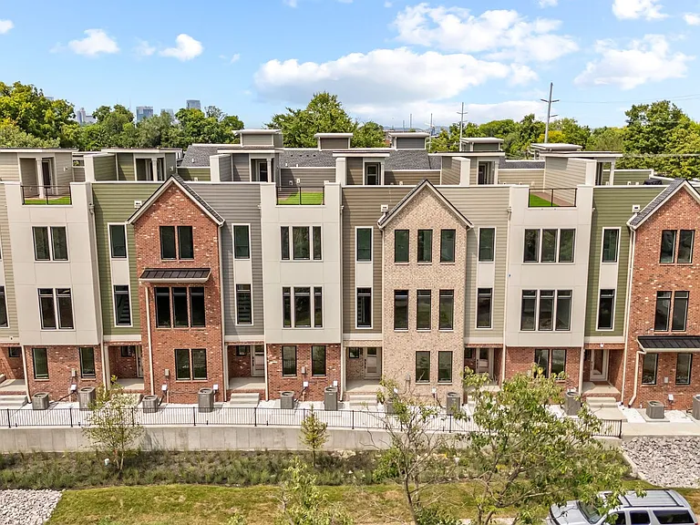 601 Southgate Ave — Photo 2