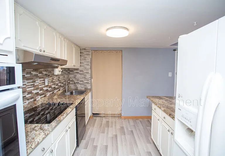 16 Radnor Ct — Photo 35