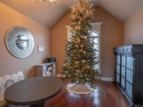 4th image of 6400 Hearth Falls Dr
