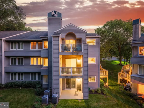 11733 Summerchase Cir #1733D, Reston, VA 20194