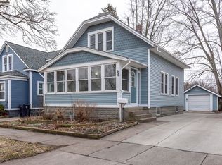 96 E 18th St, Holland, MI 49423