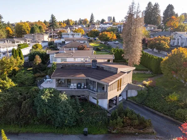 5578 Oakglen Dr, Burnaby, BC V5H 3M5
