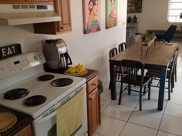 1408 NE 6th St #4 — Photo 6