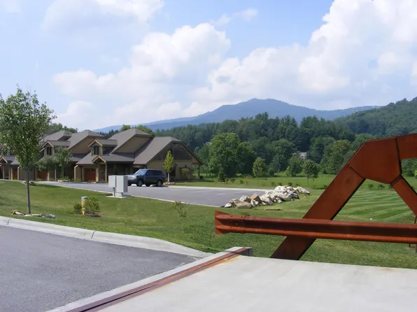 120 Bear Cub Ln, Banner Elk, NC 28604