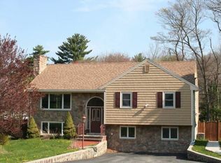 2 Stone Way, Wakefield, MA 01880