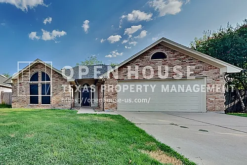 824 Quail Brook Dr Photo 1