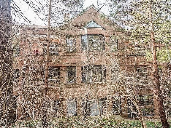 3rd image of 3000 Glazier Way APT 350