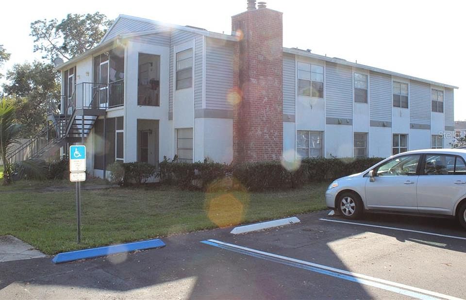 1st image of 1003 Northlake Dr #1003