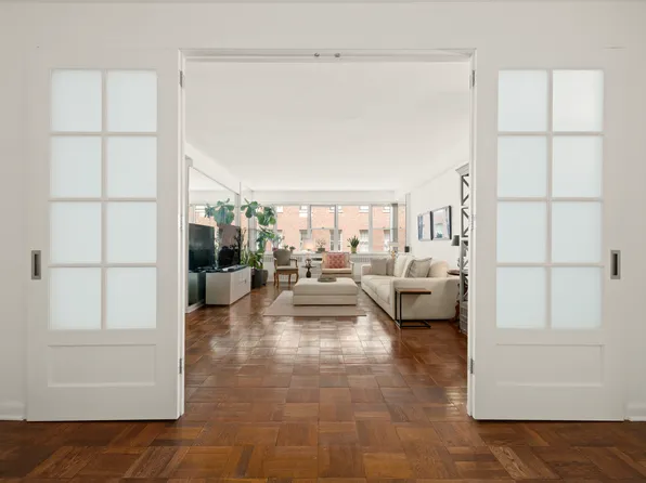 25 Sutton Place South 16C image 1 of 12
