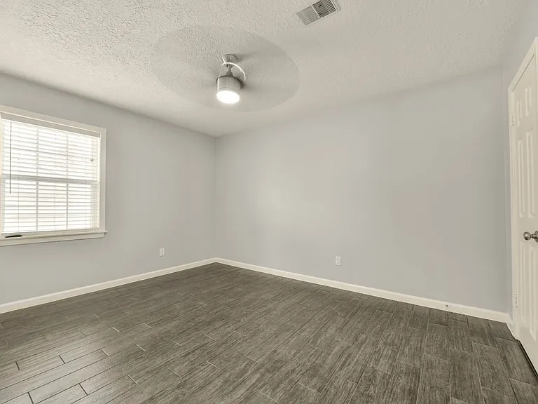 1125 Grace St — Photo 24