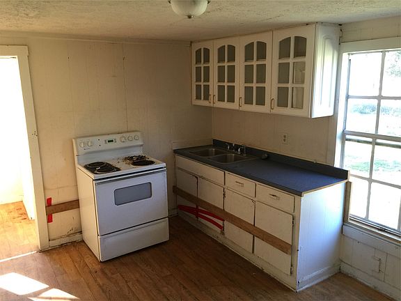 5th image of 303 S Franklin St