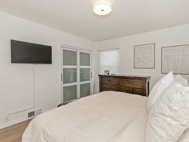 569 Bishop Rd — Photo 10