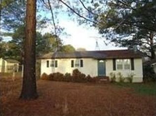 141 Country Club Cir, Cochran, GA 31014