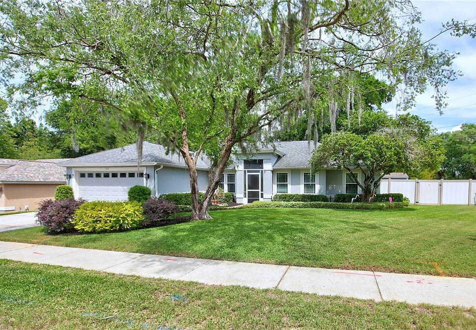 1st image of 301 OAK LEAF CIRCLE