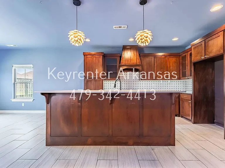 2400 Worthington Ave — Photo 6