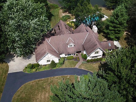 3rd image of 55 Crosstie Ln