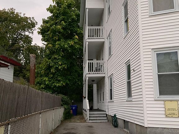 94 Parker St, Side entrence