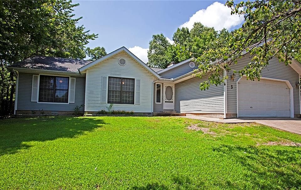 1st image of 3 Sandown Cir