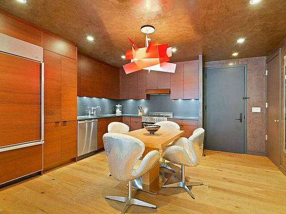 3rd image of 540 W 28th St #D3