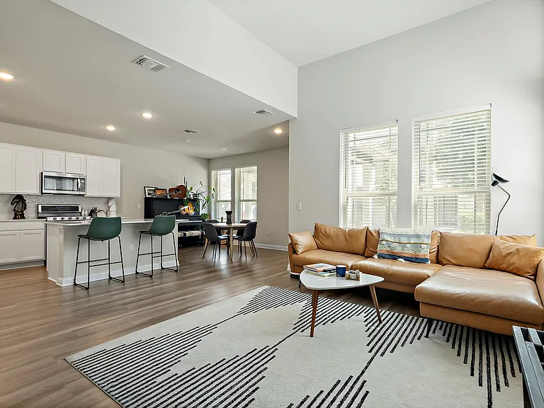 8013 Lennon Dr — Photo 4