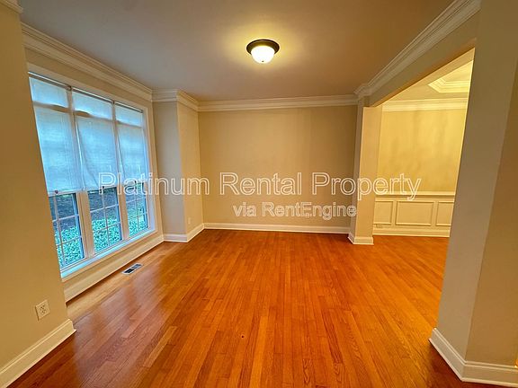 5th image of 3206 Buck Way