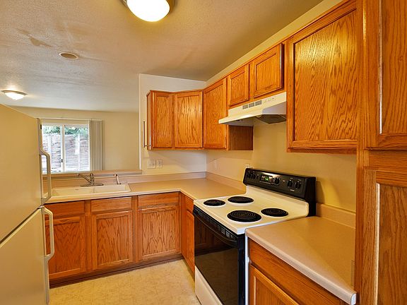 4th image of 2030 Brookhurst St APT 22