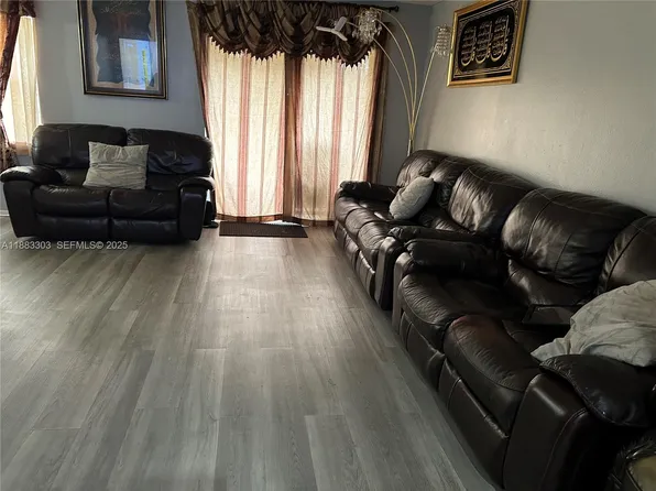 18111 NW 68th Ave APT G206, Hialeah, FL 33015