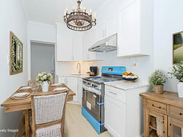 582 Bay Ridge Avenue image 34 of 41