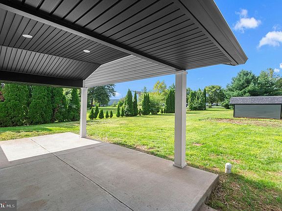 5th image of 14 Cowpath Rd