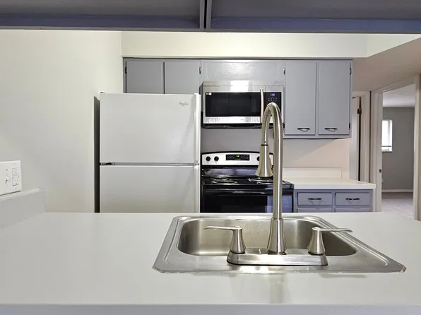 Spacious 2 bedroom 2 bath apartments in Harrison Township!, 3805 Briar Pl, Dayton, OH 45405