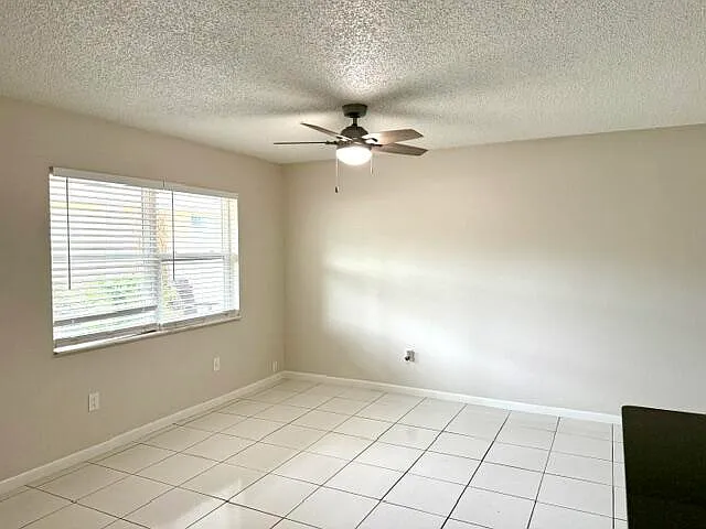 914 N Federal Hwy #3 — Photo 5