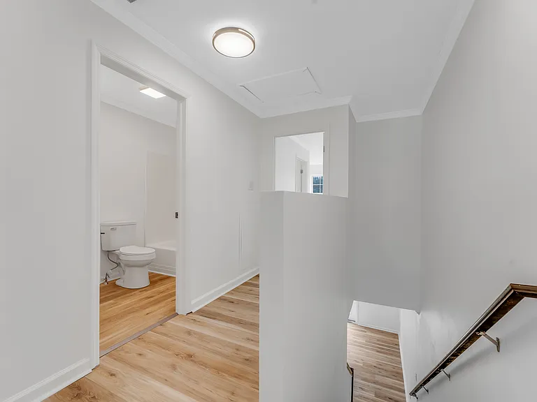 138 Putnam St — Photo 6