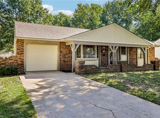 6615 Switzer Ln, Shawnee, KS 66203