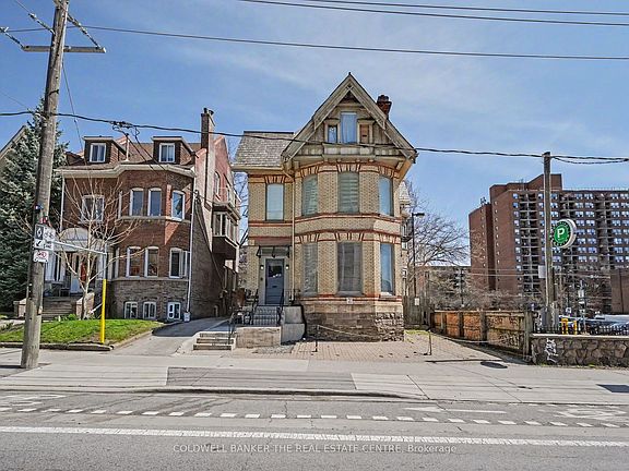 2nd image of 413 Sherbourne St E #3